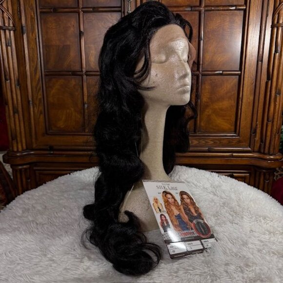 Isis Brown Sugar BS610 Silk 31" Lace Front Free Flow 4x4 Part Color 1B Wig - Picture 3 of 16
